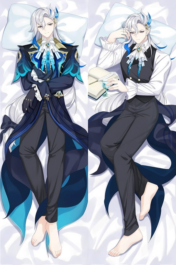 Neuvillette manteau d'Iudex et livre dakimakura