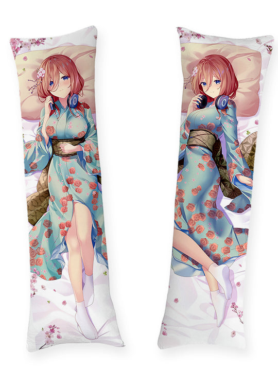 Miku Nakano kimono fleuri dakimakura