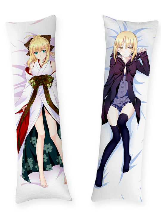 Saber kimono blanc et manteau noir dakimakura