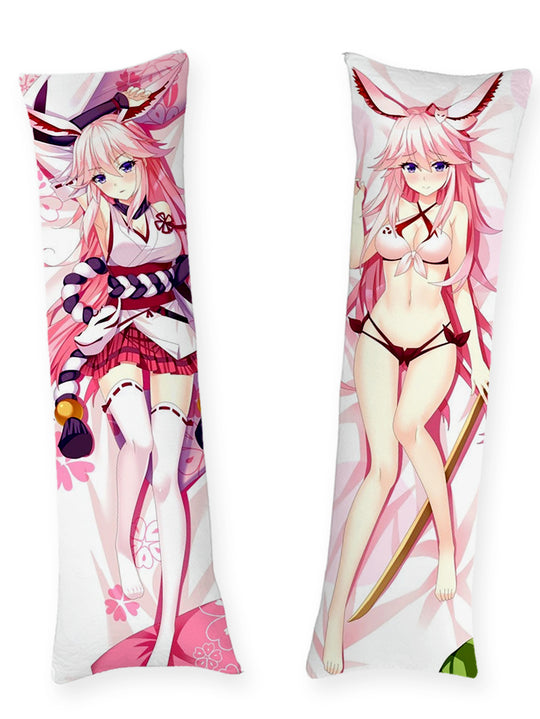 Yae Sakura miko et bikini dakimakura